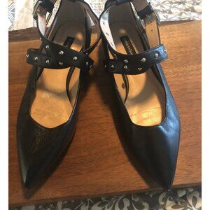 Town Shoes Leather Flats in Size 6
